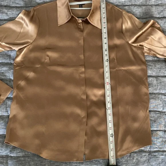 Banana Republic  100% silk Button-Up Shirt - Picture 5 of 7